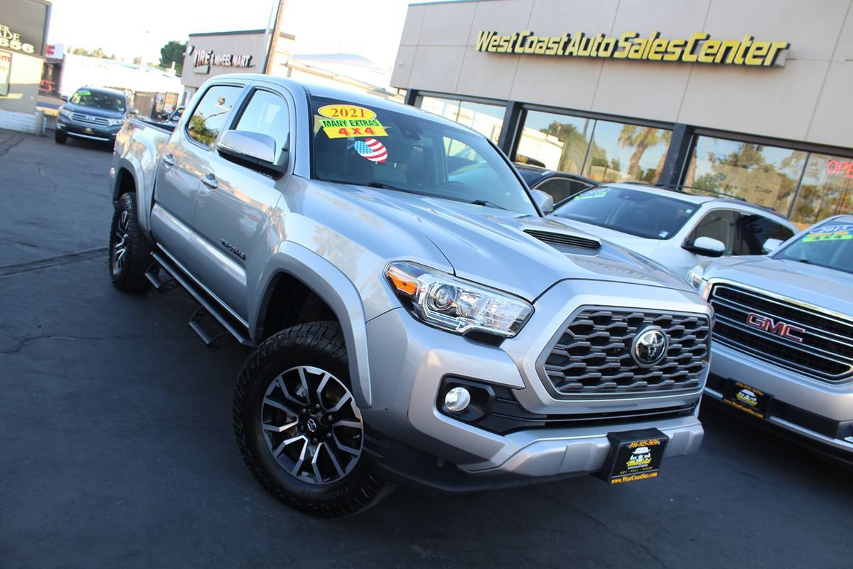 Used 2021 Toyota Tacoma TRD Sport w/ Technology Package AWD/4WD image 37