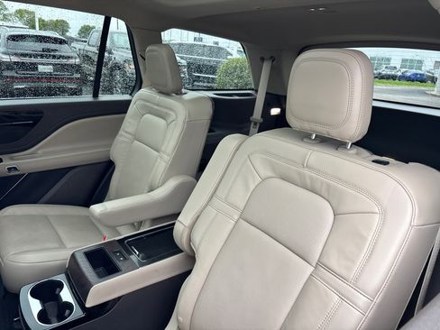 Used 2024 Lincoln Aviator Reserve w/ Equipment Group 201A AWD/4WD image 26