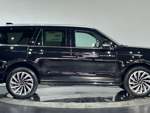 New 2026 Lincoln Navigator Black Label AWD/4WD image 10
