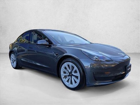 Used 2021 Tesla Model 3 Long Range image 3