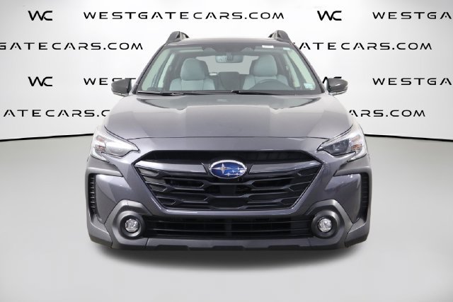 Used 2025 Subaru Outback Premium AWD/4WD image 2