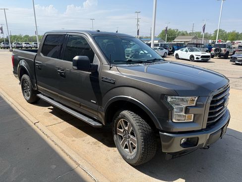 Used 2017 Ford F150 XLT w/ Equipment Group 302A Luxury image 4
