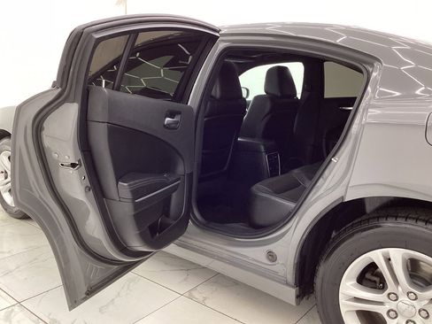 Used 2019 Dodge Charger SXT w/ Leather Interior Group image 22