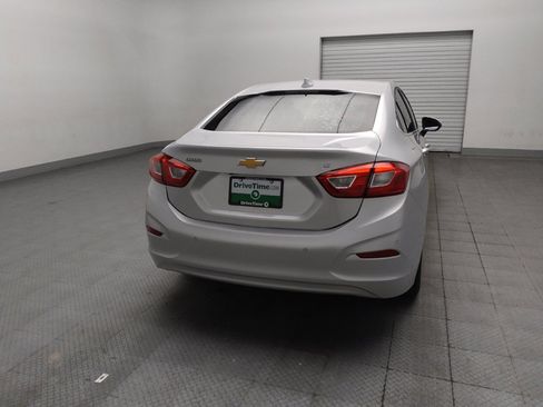 Used 2019 Chevrolet Cruze LT w/ Convenience Package FWD image 7