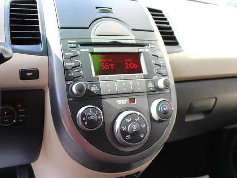 Used 2010 Kia Soul ! image 16