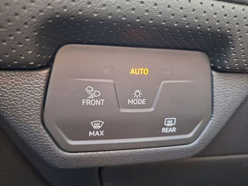 New 2026 Volkswagen Atlas SE image 12