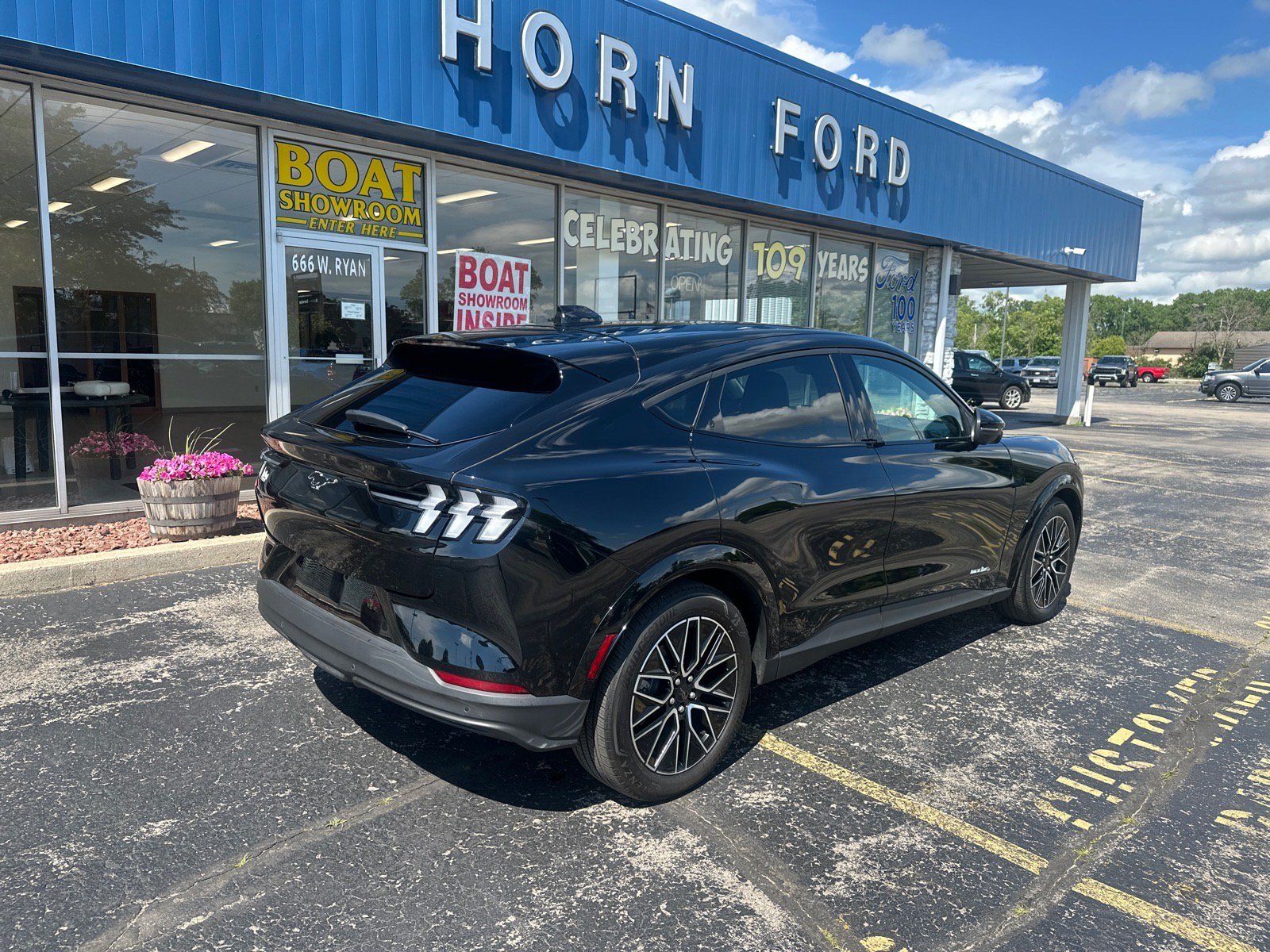 Used 2025 Ford Mustang Mach-E Premium AWD/4WD image 6