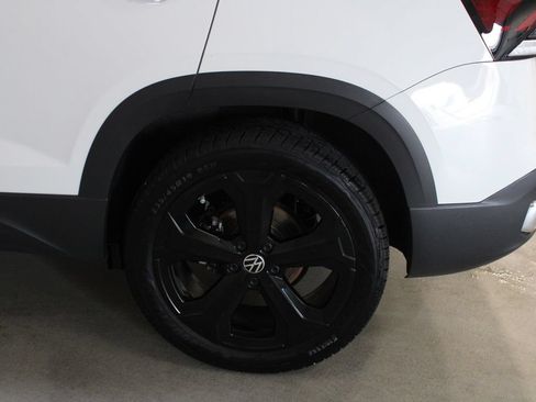 Used 2025 Volkswagen Taos SEL w/ Black Wheel Plus Package AWD/4WD image 29