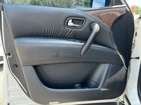 Used 2017 INFINITI QX80 4WD w/ Driver Assistance Package image 13