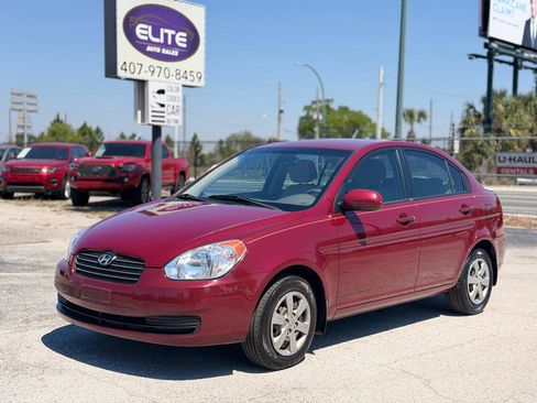 Used 2011 Hyundai Accent GLS image 1