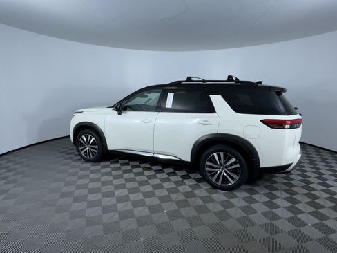 Certified 2022 Nissan Pathfinder Platinum w/ Cargo Package AWD/4WD image 6