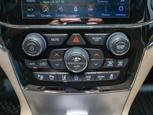 Used 2020 Jeep Grand Cherokee Overland image 22