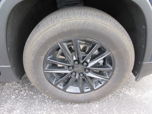 Certified 2023 Chevrolet Traverse LT AWD/4WD image 9