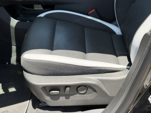 Used 2025 Buick Envision Sport Touring AWD/4WD image 18