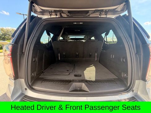 Used 2023 Chevrolet Suburban LT AWD/4WD image 17