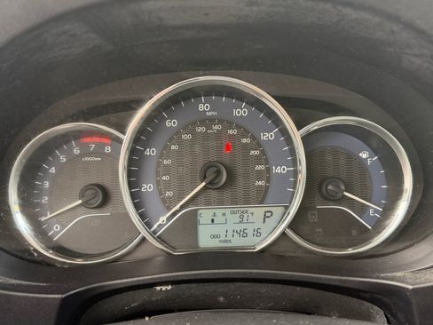 Used 2014 Toyota Corolla LE FWD image 18