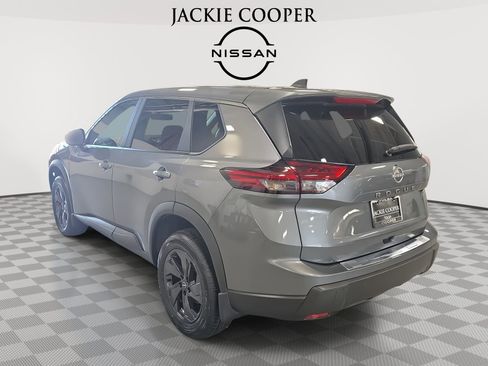 New 2026 Nissan Rogue SV FWD image 7