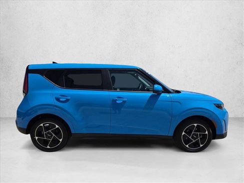 Used 2025 Kia Soul EX FWD image 4