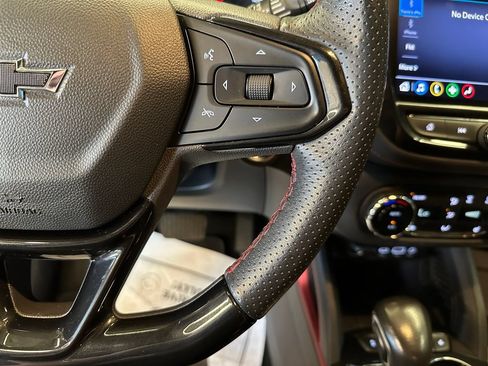 Used 2022 Chevrolet TrailBlazer RS w/ Convenience Package FWD image 12
