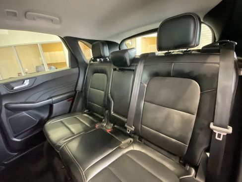 Used 2025 Ford Escape Platinum AWD/4WD image 25