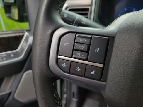 Used 2025 Ford F350 Lariat AWD/4WD image 25