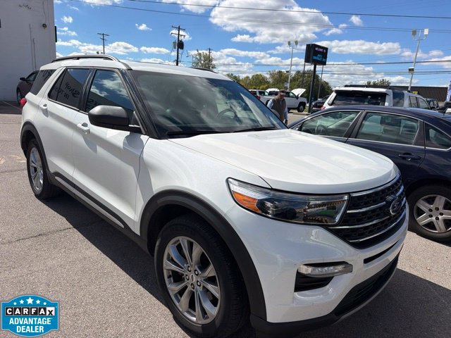 Used 2020 Ford Explorer XLT w/ Equipment Group 202A AWD/4WD image 3