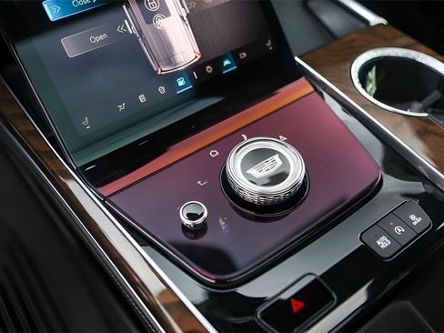 Certified 2025 Cadillac Escalade Sport Platinum w/ LPO, ONYX Package image 19