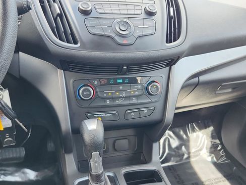 Used 2017 Ford Escape SE image 29