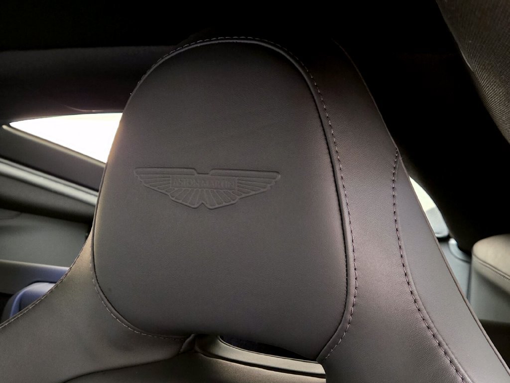 Used 2025 Aston Martin V8 Vantage Coupe RWD image 28