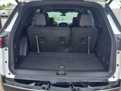Used 2023 Chevrolet Traverse Premier w/ Redline Edition FWD image 9