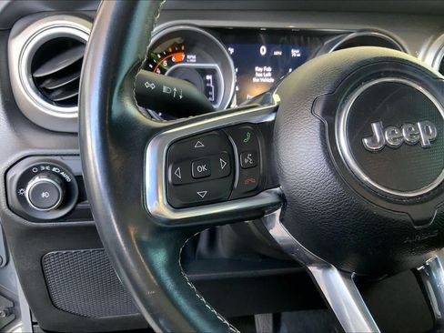 Used 2020 Jeep Wrangler Unlimited Sahara AWD/4WD image 24