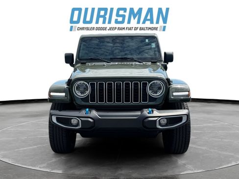 Used 2024 Jeep Wrangler Unlimited Sahara w/ Technology Group AWD/4WD image 8