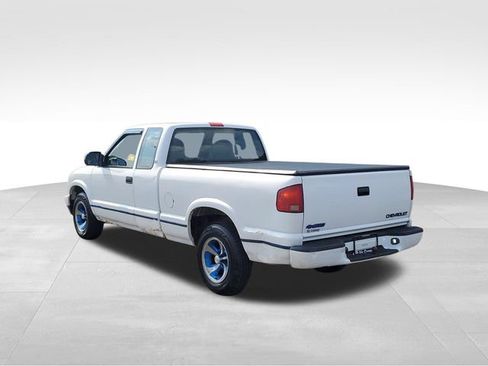 Used 1998 Chevrolet S10 Pickup LS w/ Preferred Equipment Group RWD image 4
