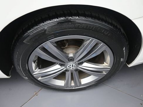 Used 2020 Volkswagen Jetta R-Line w/ R-Line Cold Weather Package FWD image 15