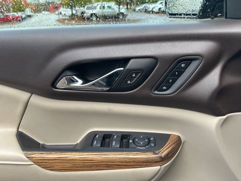 Used 2017 GMC Acadia Denali w/ Technology Package image 21