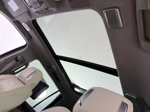 Used 2023 Cadillac Escalade ESV Premium Luxury Platinum w/ LPO, Radiant Package AWD/4WD image 22