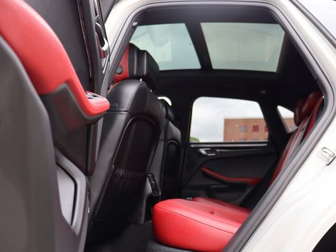 Used 2023 Porsche Macan Turbo AWD/4WD image 14