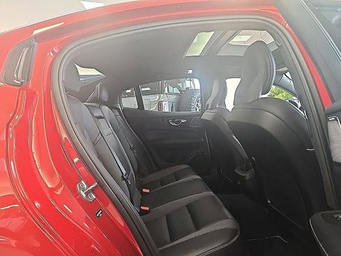 Used 2019 Volvo S60 T6 R-Design image 31