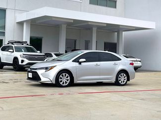 Used 2025 Toyota Corolla LE video 2