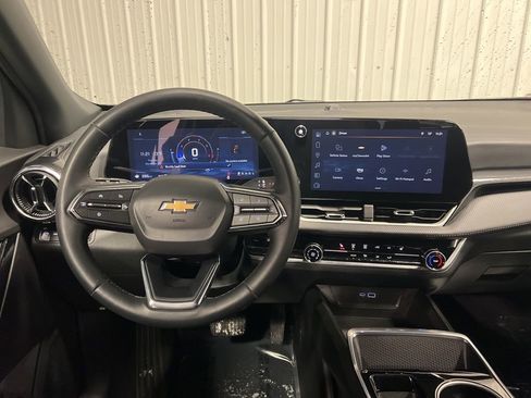 Certified 2025 Chevrolet Equinox LT image 11