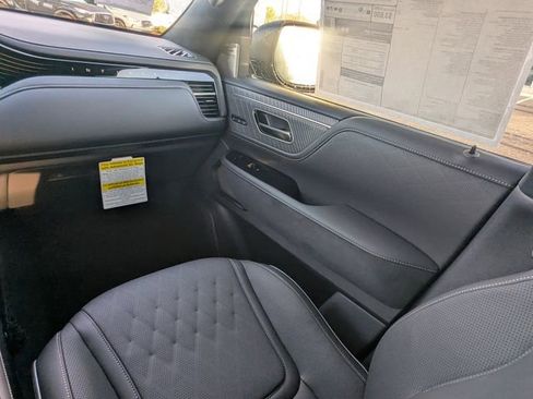 New 2026 INFINITI QX80 Autograph w/ Premium Cargo Package image 19