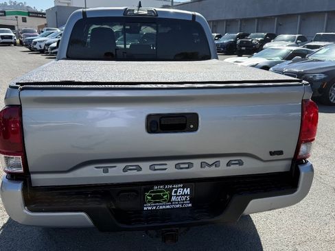 Used 2019 Toyota Tacoma TRD Sport AWD/4WD image 6