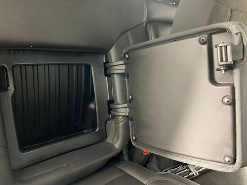 Used 2024 GMC Sierra 3500 SLT w/ SLT Convenience Package image 30