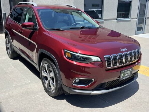 Used 2019 Jeep Cherokee Limited AWD/4WD image 7