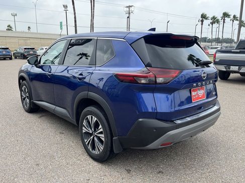 Used 2022 Nissan Rogue SV image 5