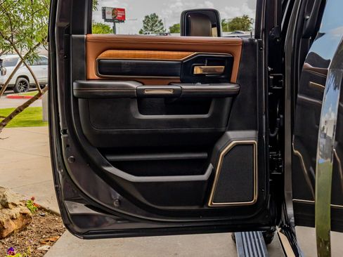 Used 2023 RAM 3500 Limited image 35