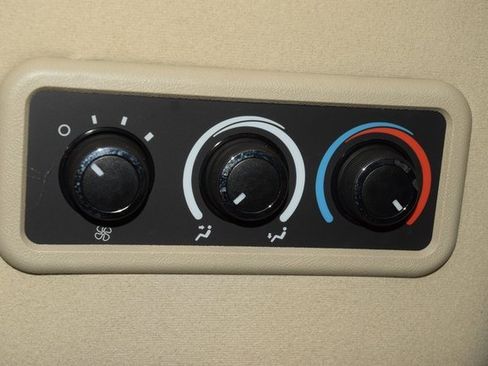 Used 2025 Chevrolet Express 3500 LS image 30