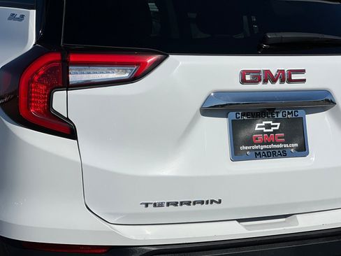 Used 2024 GMC Terrain SLE image 50