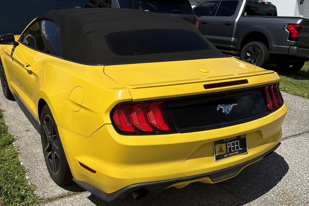 Used 2016 Ford Mustang Premium RWD image 2