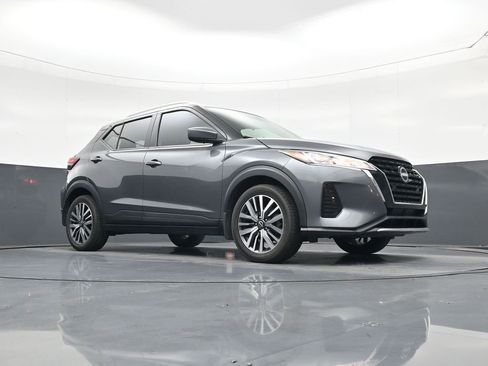 Used 2023 Nissan Kicks SV FWD image 16